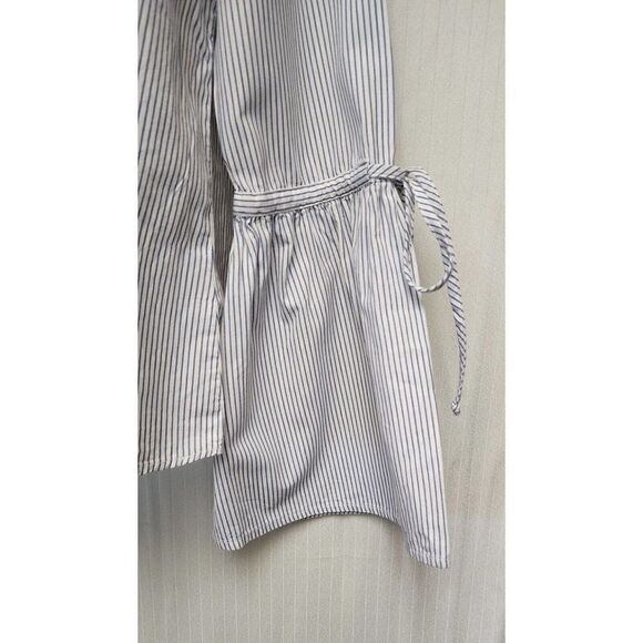 Dizzy Lizzy Bell Sleeve Embroidery Floral Blue Striped Top Size XS - Picture 9 of 11